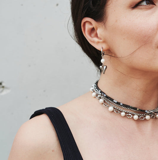 Heart earrings with pearls