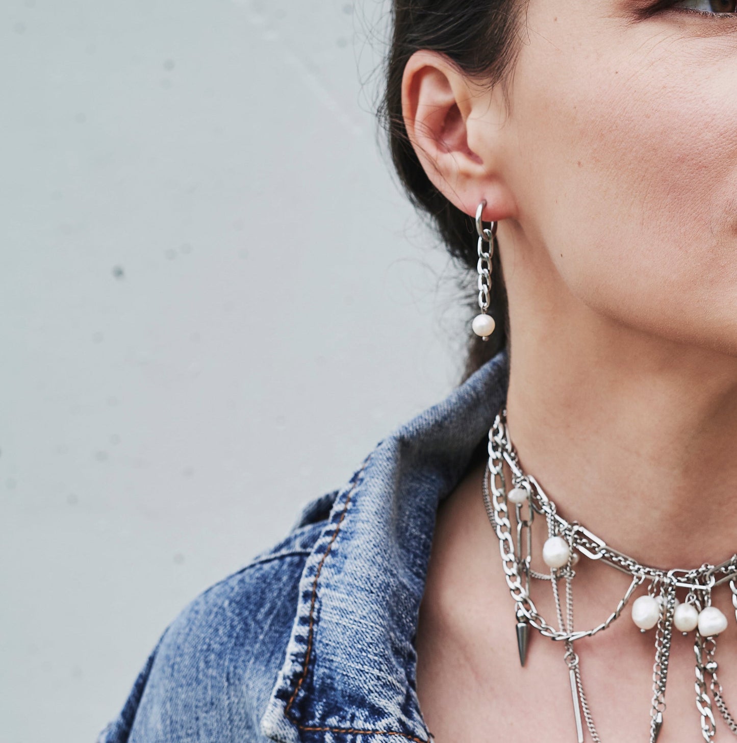 Pendientes de perlas blancas