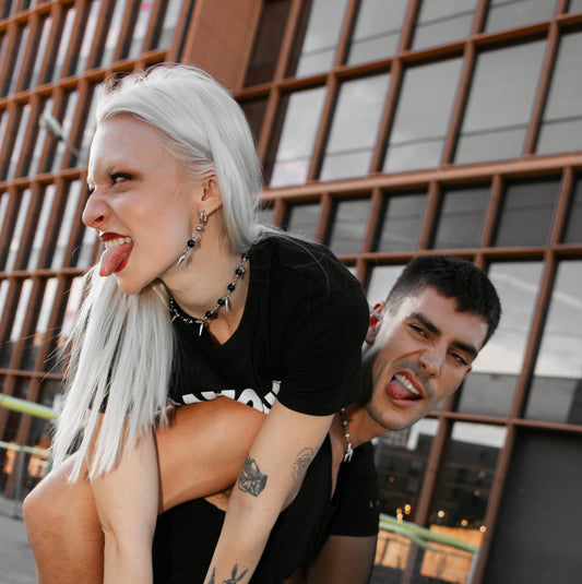 Pendientes CHIMERA Fang Black