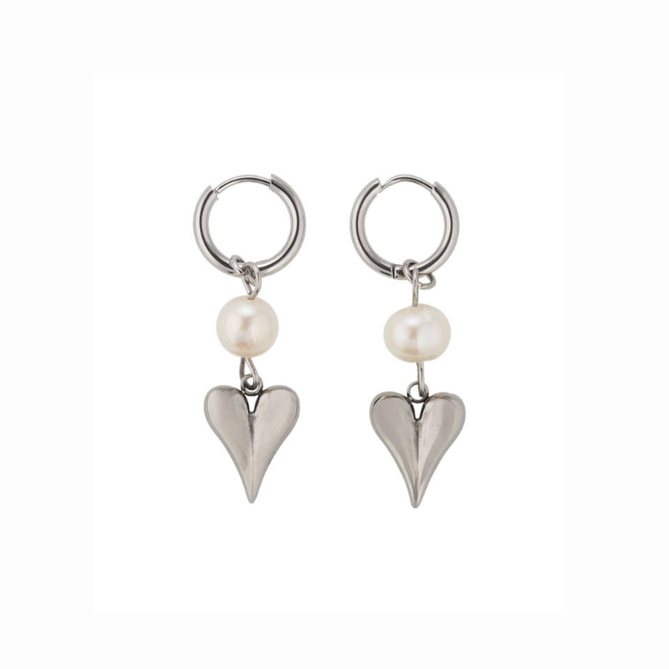 Heart earrings with pearls