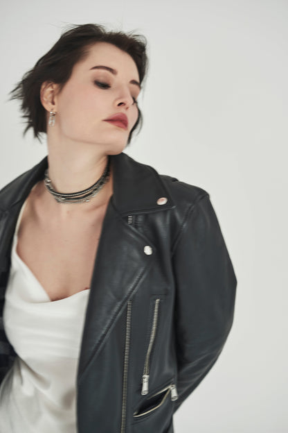 Necklace / bracelet "Barbed wire style pearls"