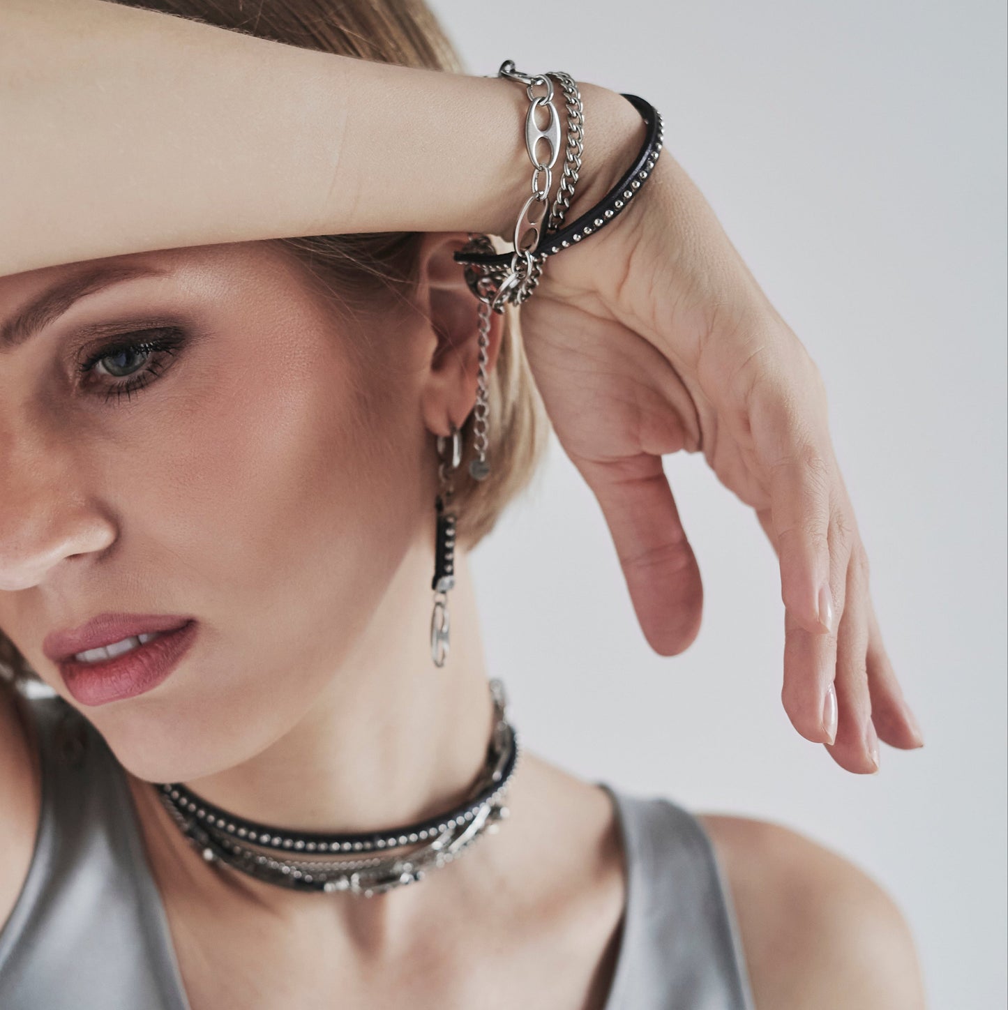 Necklace / bracelet "Barbed wire style pearls"