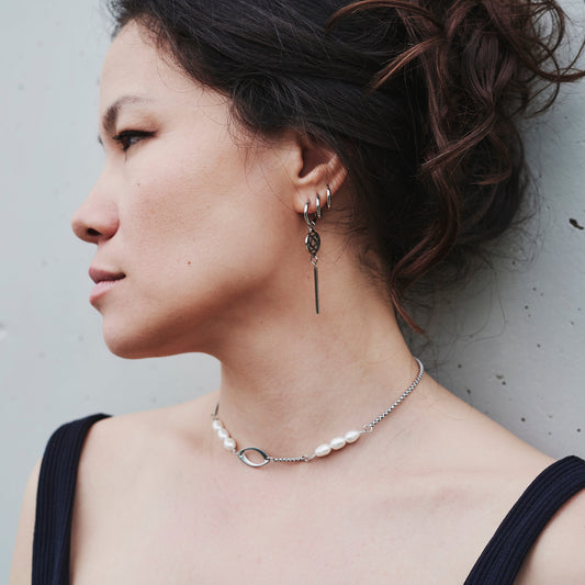 Necklace / bracelet "Barbed wire style pearls"