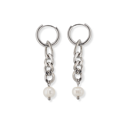 Pendientes de perlas blancas